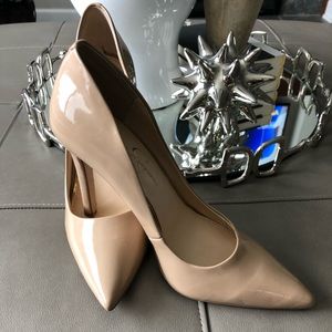 Jessica Simpson Nude Pump
